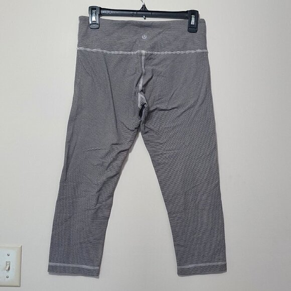 Lululemon Bar Code Stripe Women's Cropped Leggings - Picture 6 of 6